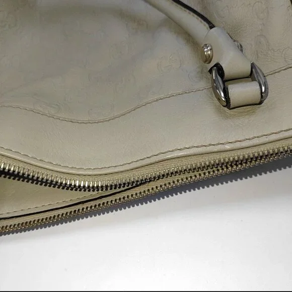 Gucci GG Signature Abbey Tote - Picture 12 of 16